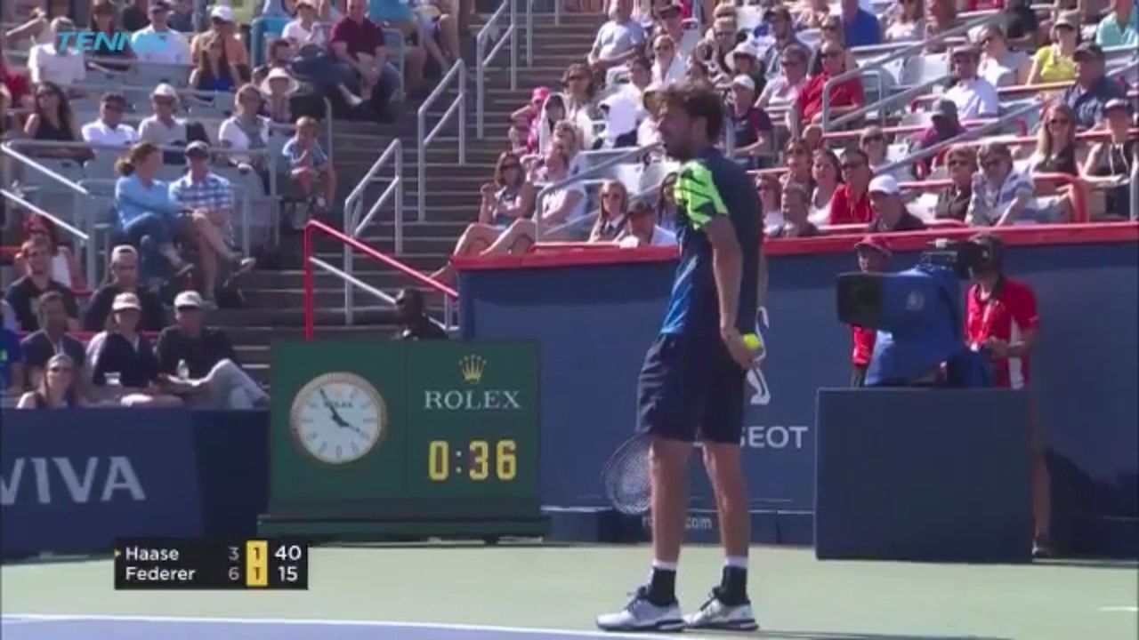 Haase cracks up pro-Federer crowd