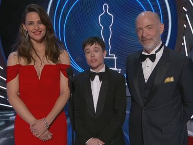 Jennifer Garner, Elliot Page and JK Simmons reunite at the 2022 Oscars. The trio starred together in Juno.