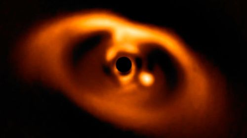 New baby planet image captured