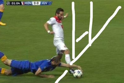 <b>Juventus star Giorgio Chiellini has produced one of the most blantant handball's in football since Diego Maradona's infamous 'Hand of God' goal.</b><br/><br/>Playing against Monaco in the Champion's League, Chiellini slipped over while in possession to put the ball on a platter for Monaco's Joao Moutinho.<br/><br/>But rather than allow Moutinho a free path toward goal, he dived full length to grab the ball, remarkably earning only a yellow card.  <br/><br/>Predictably the foul sparked a flood of memes, mocking the Italian.   <br/>