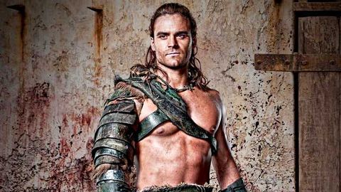 Dustin Clare's muscles look absolutely massive in upcoming gladiator drama