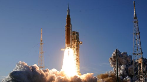 Il razzo lunare Artemis II della NASA