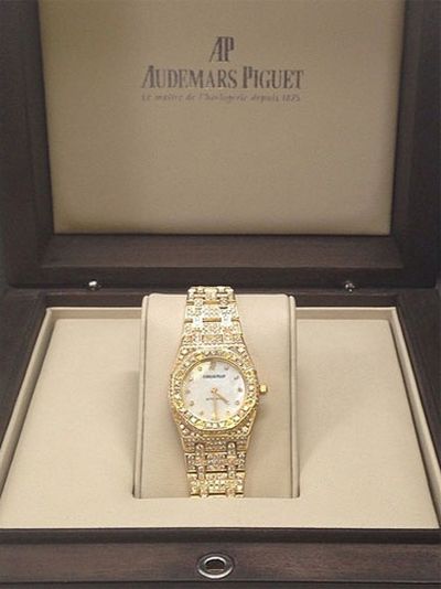 Including this gold encrusted watch to his 14-year-old daughter. (Instagram)