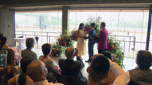 Natasha and Jarrod get married in an Sydney Opera House micro wedding.