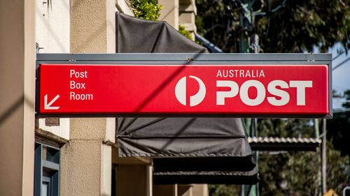 Australia Post impose des délais stricts pour le dépôt des colis et des cartes par la poste.