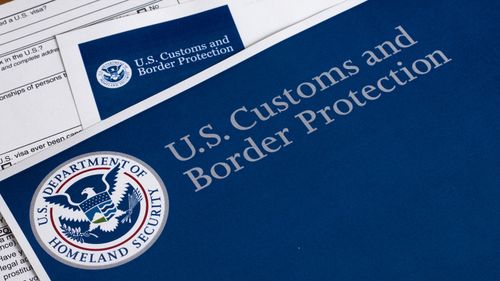 A﻿n Australian woman's recent ordeal of being jailed and deported from the US has raised questions around the country's immigration process under the Trump administration.The nation's Visa laws for Australians remain the same, however, US border control agents are getting stricter about who they let into the country.