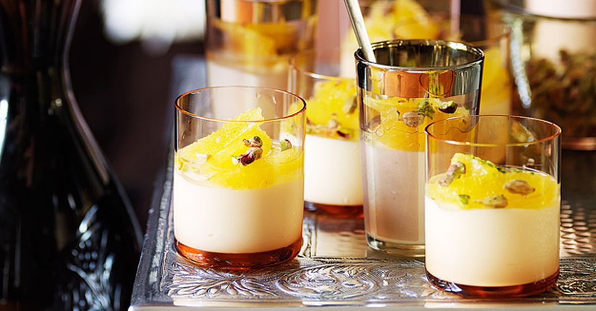 Honey and cardamom panna cotta with oranges - 9Kitchen