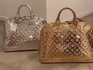 Throwback Thursday: Paris Hilton and Kim Kardashian's Matching Louis  Vuitton Bags - PurseBlog