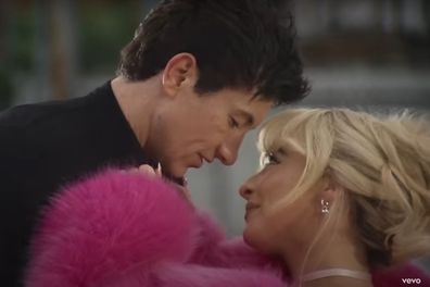 Sabrina Carpenter and Barry Keoghan in Please Please Please