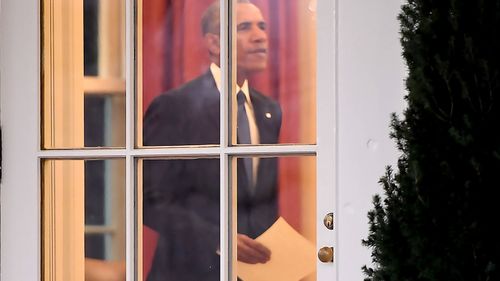 Barack Obama leaves Oval Office for last time