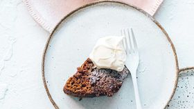 Slow cooker sticky date pudding for everyone