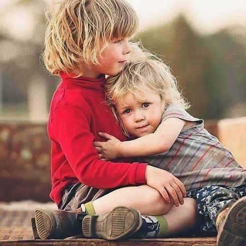 Charlie and Bonnie Taylor, aged four and two.