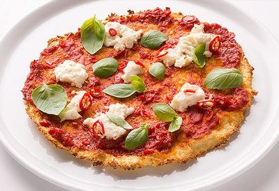 <a href="http://kitchen.nine.com.au/2016/05/05/13/31/tobie-puttocks-trim-margarita-pizza" target="_top">Tobie Puttock's trim margarita pizza<br>
</a>