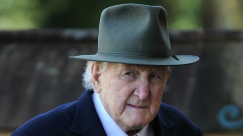 Former Whitlam-era minister Tom Uren dies aged 93