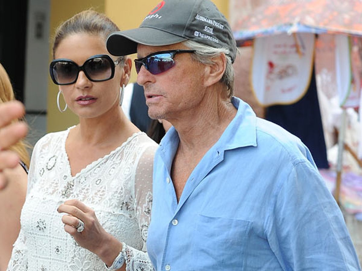does michael douglas smoke cigarettes Michael Douglas snapped smoking, seven months after he beat throat cancer