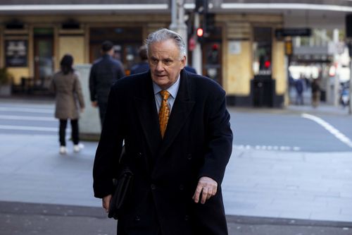 As acusações seguem uma saga legal que começou em julho, quando Matthews alegou um 