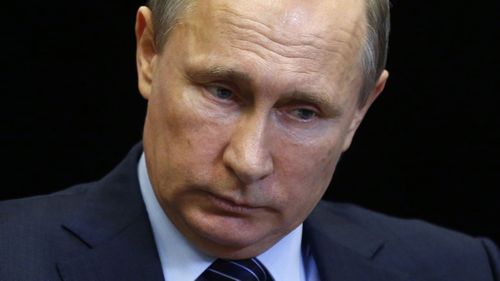 Putin tells Hollande he is 'ready to co-operate' in fight against ISIL