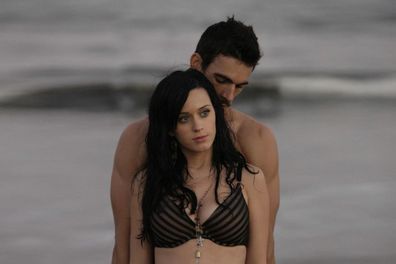 Teenage Dream music video starring Katy Perry and Josh Kloss