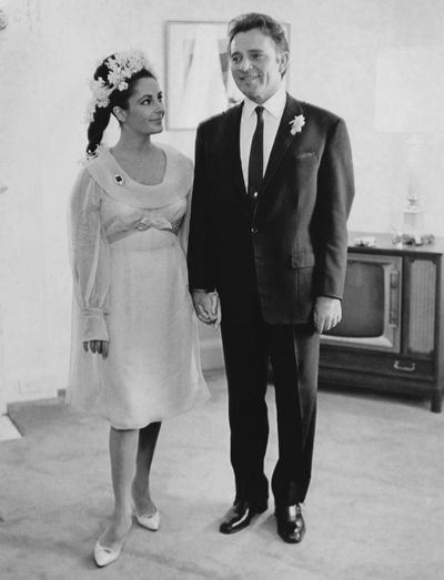 1964: Elizabeth Taylor and Richard Burton