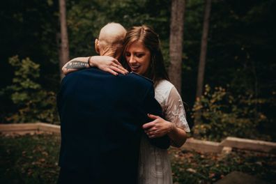 Bride has photoshoot with terminally ill father before wedding.