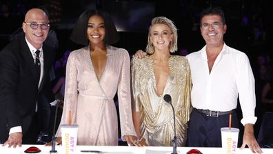 Union with her 'America's Got Talent' co-judges, Howie Mandel, Julianne Hough and Simon Cowell