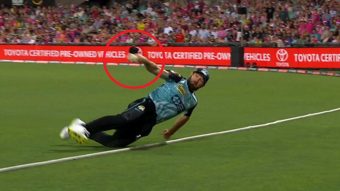 Michael Neser managed to throw this ball to Paul Walter before sliding over the rope to dismiss Sean Abbott.
