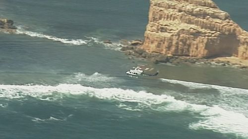 Search for surfers body near Streaky Bay in South Australia after believed shark attack