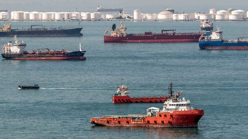 Gran parte della benzina australiana viene raffinata a Singapore dal petrolio portato attraverso lo Stretto di Malacca.