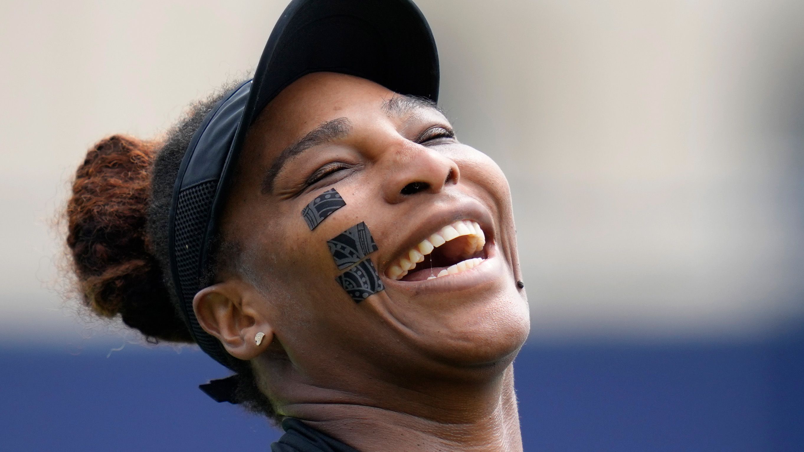 Now ranked 1204 in the world, Serena Williams wins on tennis comeback