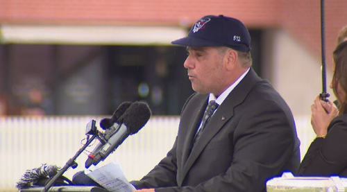 O pai de Ben, Jace, prestou homenagem ao filho com um discurso comovente.