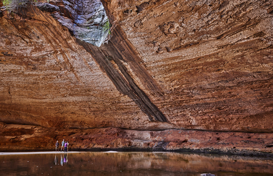 Hamish and Zoe visit Cathedral Gorge, Purnululu National Park