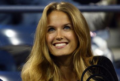 <b>Scottish tennis star Andy Murray is set to marry his long-term girlfriend Kim Sears.</b><br/><br/>Murray's agent has confirmed the couple are engaged, with the Wimbledon champion reported to have popped the question last week.<br/><br/>The pair have been dating for more than nine years, in which time Sears has become a regular on the tennis circuit watching her man in action from the stands.<br/>