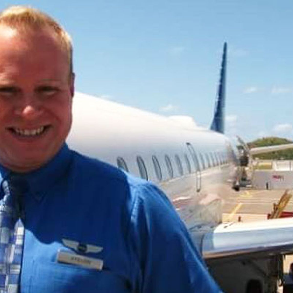 Former JetBlue flight attendant living the quiet life after quitting his  job during public meltdown