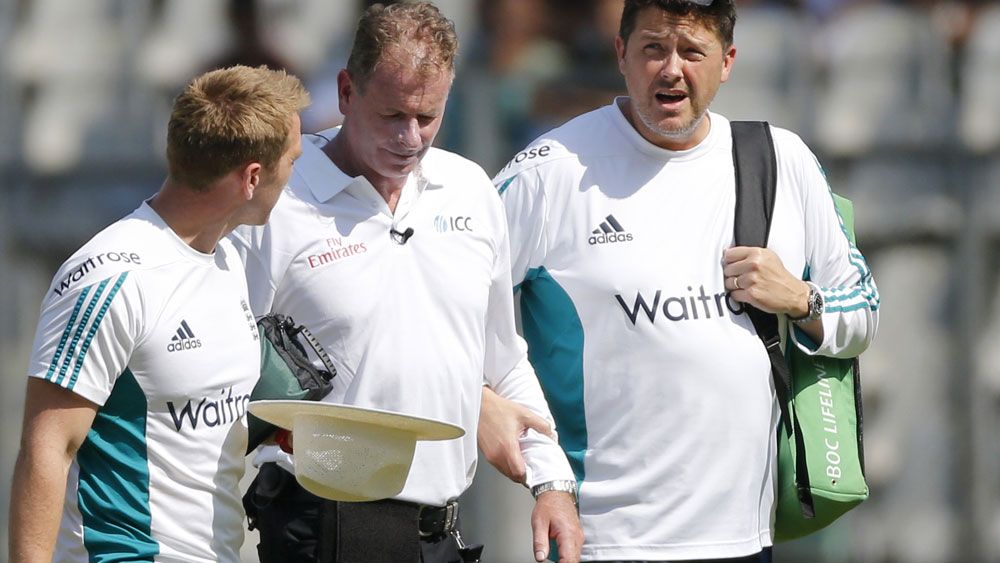 Test umpire Paul Reiffel ruled out of Test after being hit in head by ball