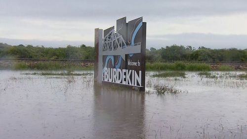 De fortes pluies provoquent des inondations dans certaines parties du Queensland.