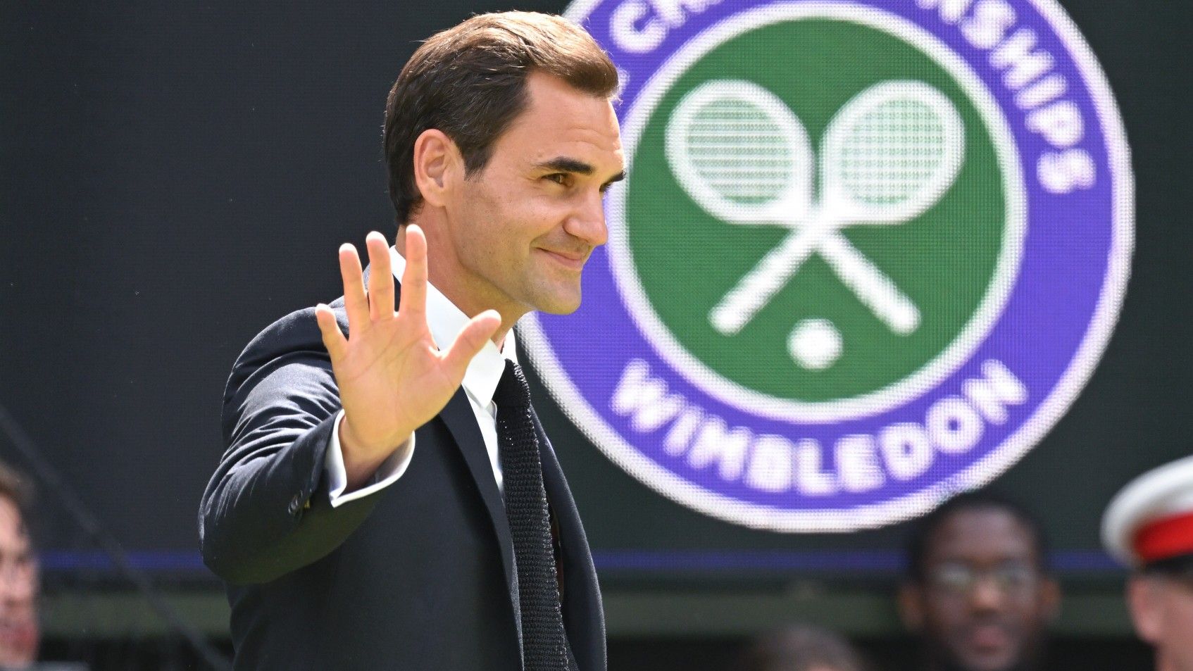Roger Federer on cusp of surprising Wimbledon return with BBC commentary role