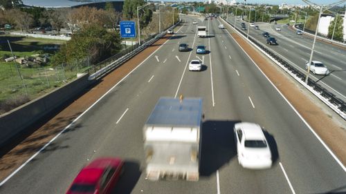 Western Australian drivers being forced to adapt to new merging rules on freeways