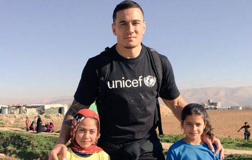 Sonny Bill Williams tweets graphic refugee images