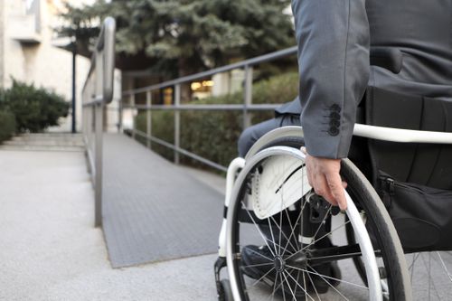 O governo está cortando bilhões do NDIS.