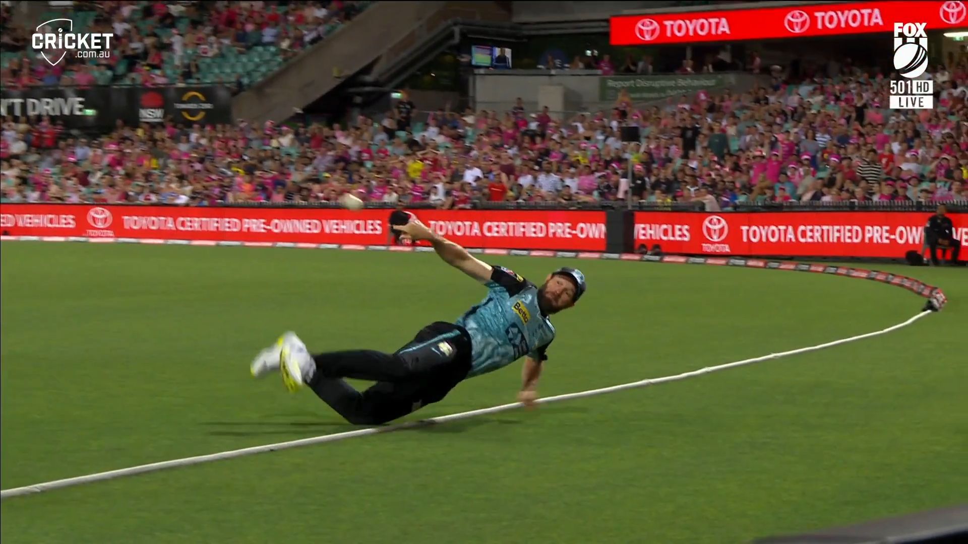 'Best catch I've ever seen': Heat star hailed for 'freakish' effort in BBL final win over Sixers