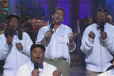 Jake Gyllenhaal performs a Boyz II Men classic during the SNL season finale.