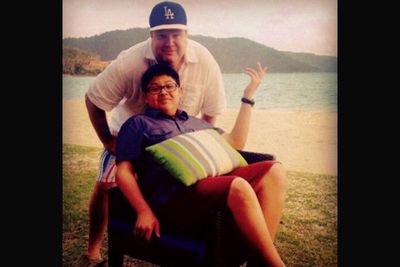 @ericstonestreet: Here is a picture of Rico(seated), who plays Manny on Modern Family, and me(standing) on a beach in Whitsunday islands. #hayman