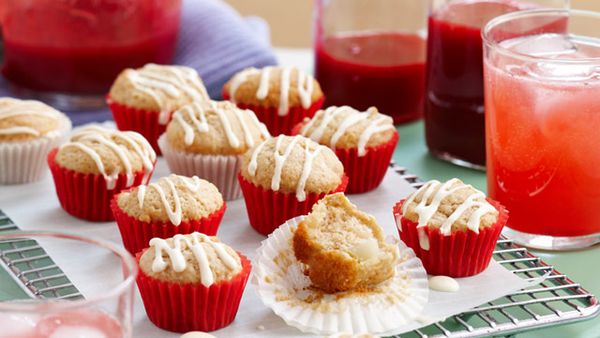 Mini pear and spice cakes