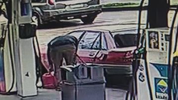 Thieves targeting Sydney petrol stations, CCTV shows thieves driving off without paying.