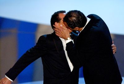 2003: Garry Shandling and Brad Garrett recreate famous MTV kiss