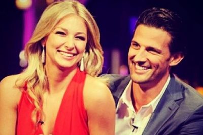 Does this look like a couple that had just split?<br/><br/>Putting rumours to rest that they'd broken up post-rose ceremony, Anna kept a firm hold of her new man's hand at <i>The Bachelor</I> reunion show. <br/><br/>Wouldn't you if you were being watched by 24 women who had also competed for his love and affection?<br/>