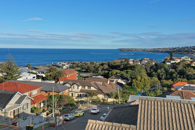 Beachside Sydney home auction sales going to charity NSW Domain 