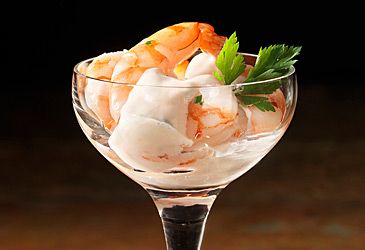 Which sauce is used as the base of prawn cocktail dressings?