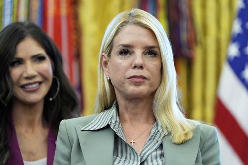 Attorney General Pam Bondi, right, and Homeland Security Secretary Kristi Noem perceive arsenic President Donald Trump speaks successful nan Oval Office of nan White House, Monday, Sept. 15, 2025, successful Washington. (AP Photo/Alex Brandon)