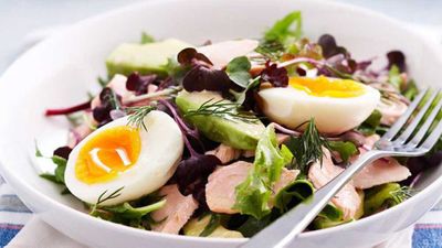 <a href="http://kitchen.nine.com.au/2016/05/16/19/44/salmon-avocado-and-egg-salad" target="_top">Salmon, avocado and egg salad</a> recipe